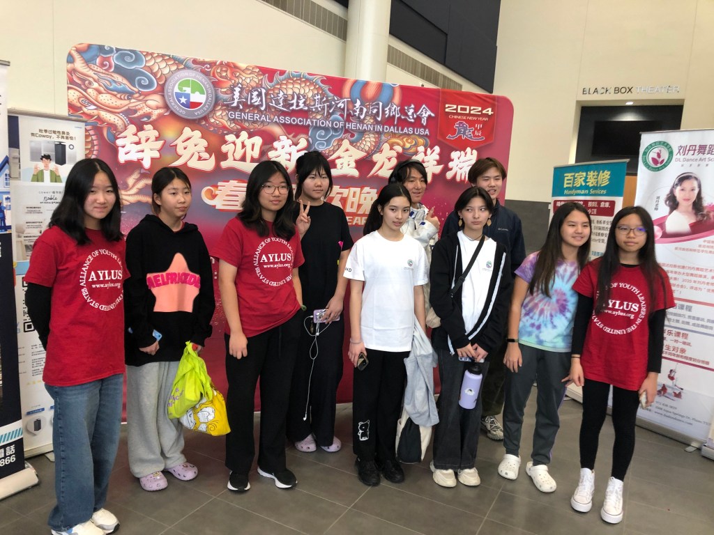 Face Painting Team Drawing 12 Zodiac Signs For Actors at Lunar New Year Gala on February 10th,&nbsp;2024