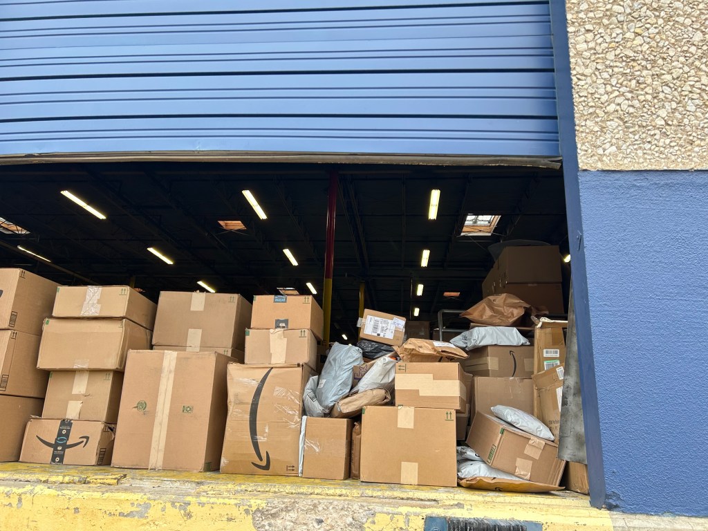 Frisco & Plano Branch Moved Bedding Donation Boxes for Children’s Hospital Fundraiser on January 29th,&nbsp;2025